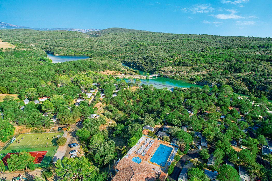 Quels sont les meilleurs campings avec parc aquatique en Provence ?