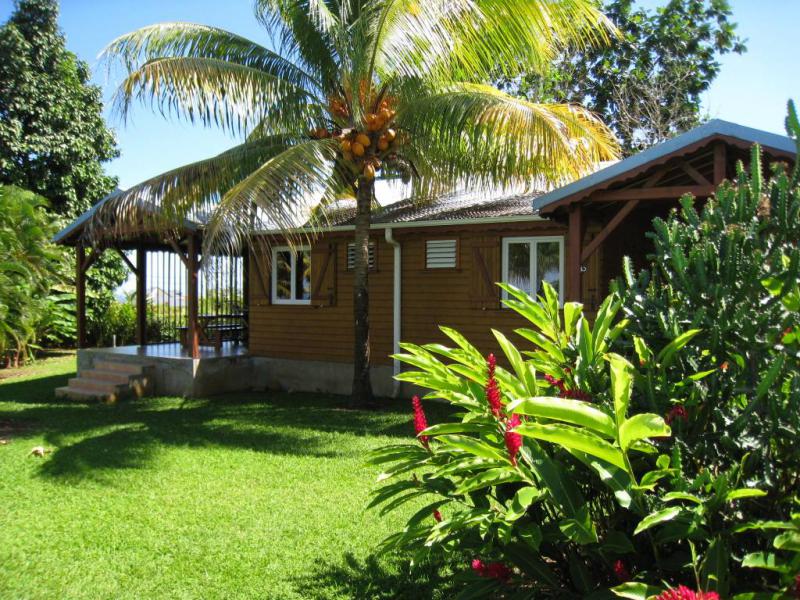 Faut-il choisir un gîte ou un bungalow en Guadeloupe ?