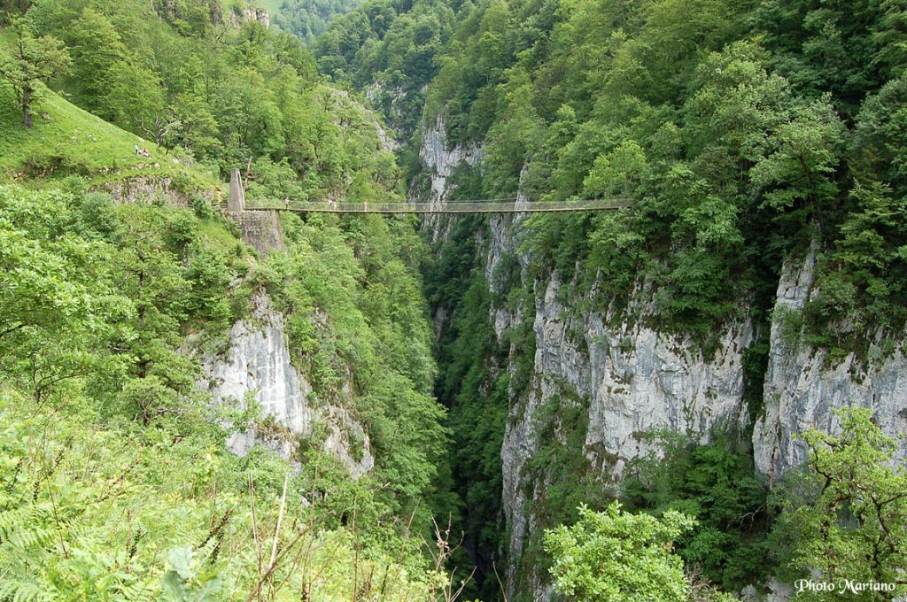 Quels sont les meilleurs chemins de randonnée dans les Pyrénées ...